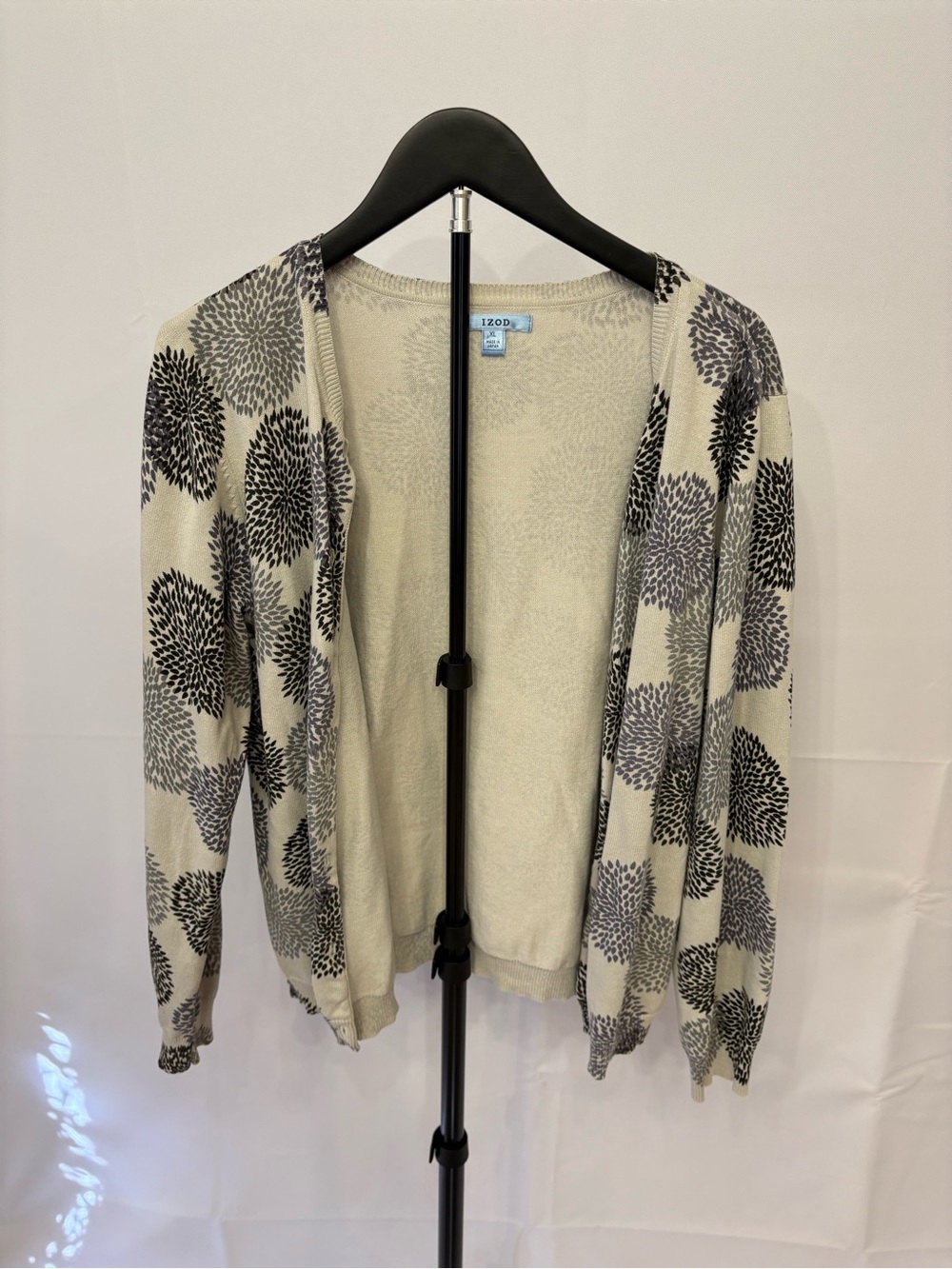 Izod Cream Open Cardigan with Gray Floral Burst Pattern